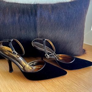 BCBC Maxazria  chocolate brown velvet shoes with jewel buckles